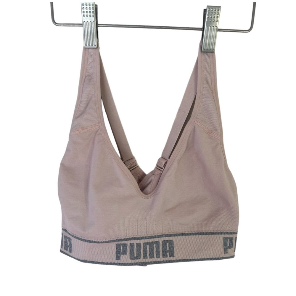 Puma Seamless Sports Bra.  light pink. size small   006